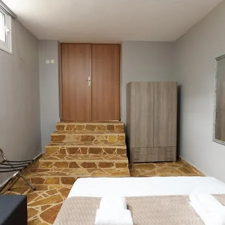 Wooden House بيت للعطل