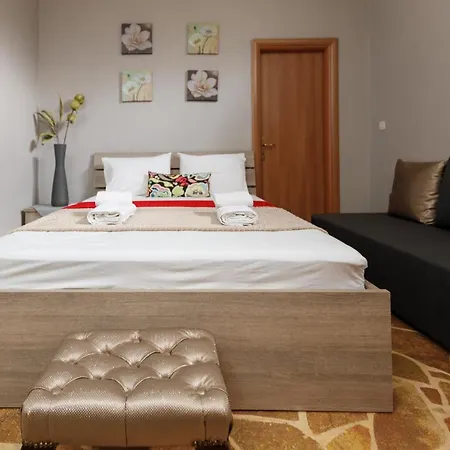 بيت للعطل Wooden House *