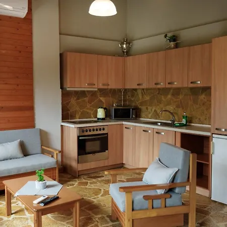 بيت للعطل Wooden House