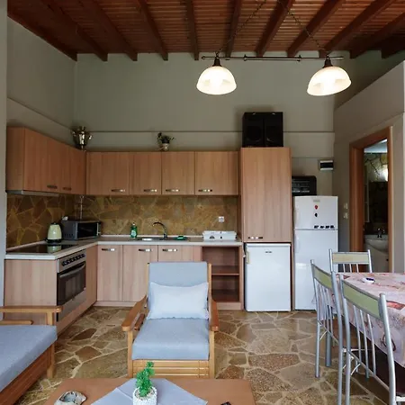 بيت للعطل Wooden House *